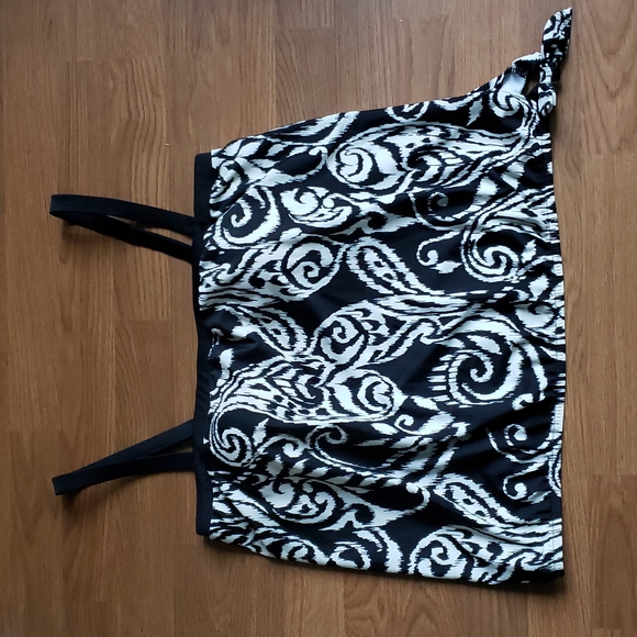 Maxine of Hollywood Other - Maxine of Hollywood Plus Size Tankini Swim Top with Removable Straps 🏊♂️ Sz 16